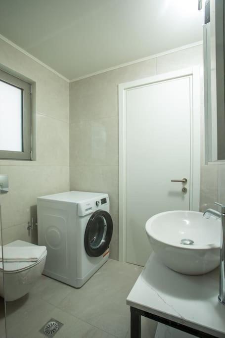 Cozy Apartment In The Heart Of Rhodes City Center Exterior photo